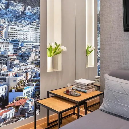 Center Luxury